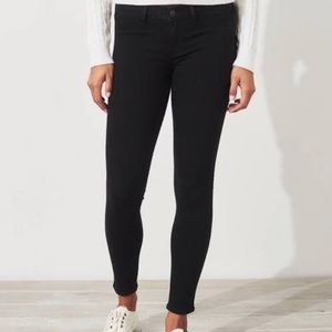 NWOT Hollister Low Rise Super Skinny Jeans